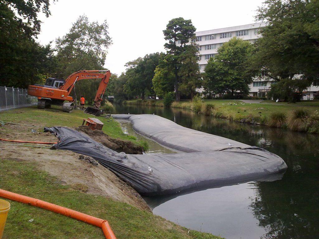 Photograph of inflated coffer dam.